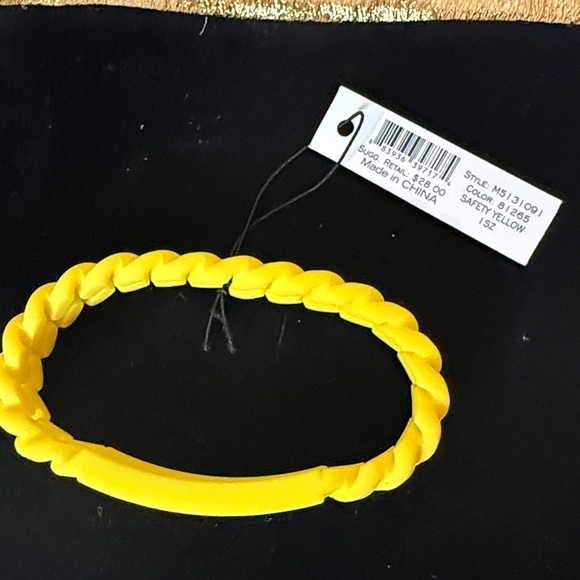 Marc by Marc Jacobs Silicone Bracelet - Safety Yellow -  NWT - Picture 3 of 3